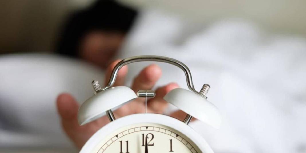 Sıradan görünüyor ama riskli! Sabahları alarm ertelerken bir daha düşünün: Bu zararları akla gelmez 2